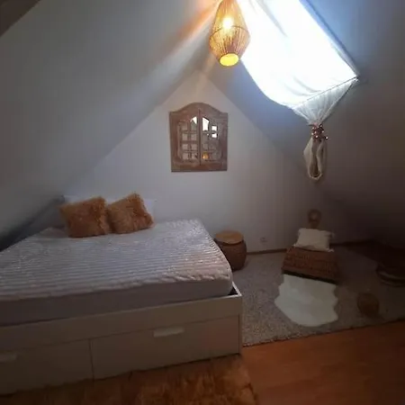 Duplex Cosy, Calme Proche De Paris Lejlighed