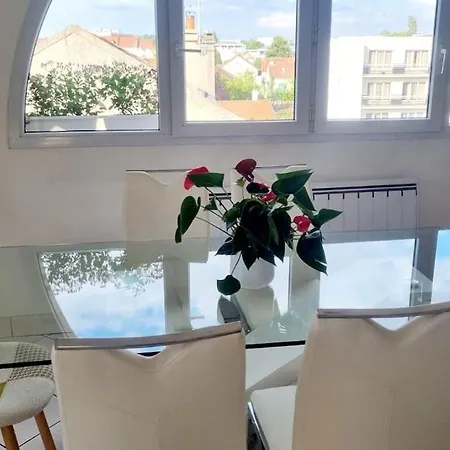 Duplex Cosy, Calme Proche De Paris Lejlighed